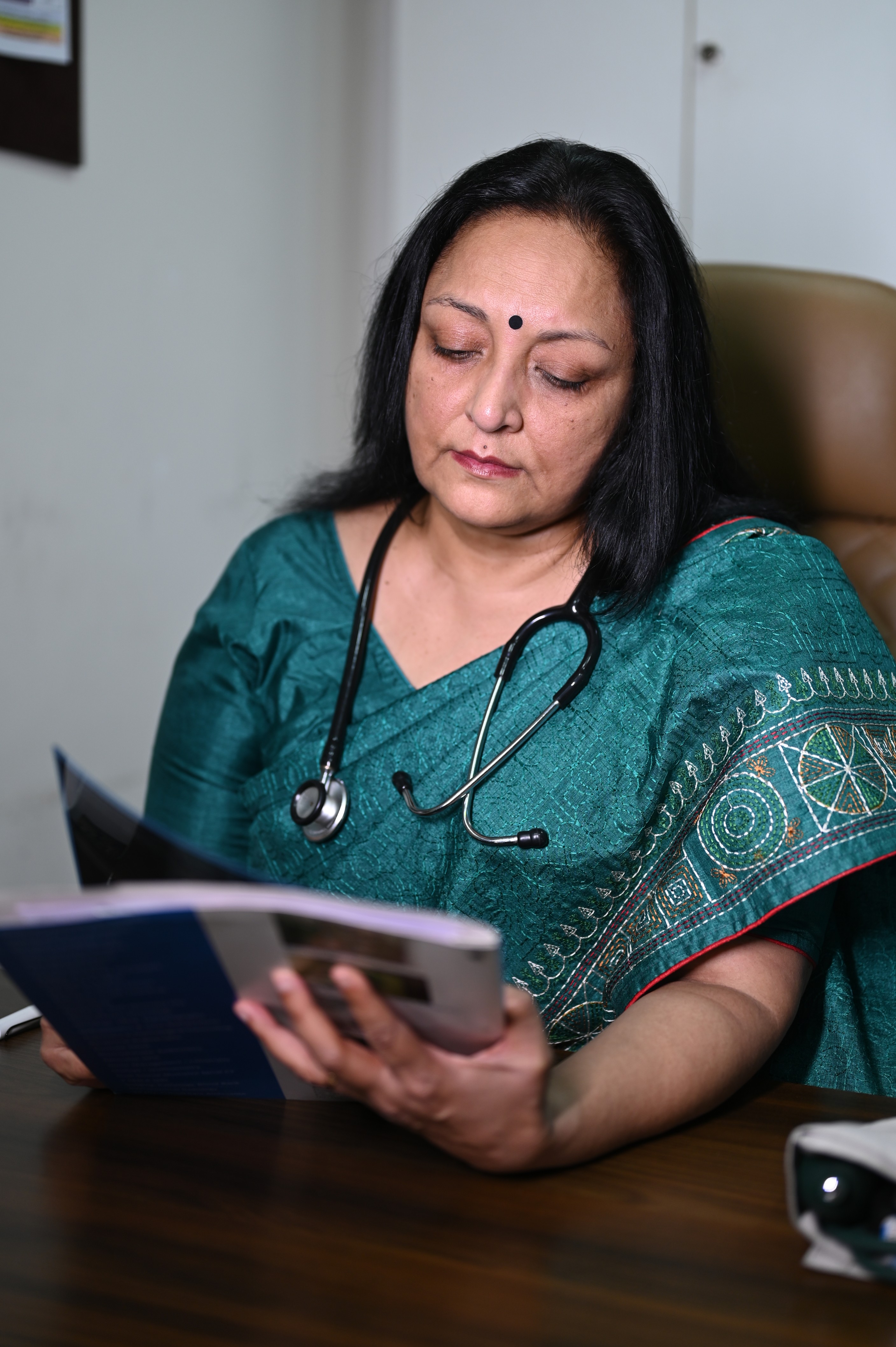 Dr. Sarbani Ghosh, Best Gynaecologist in Kolkata highlighting benefits